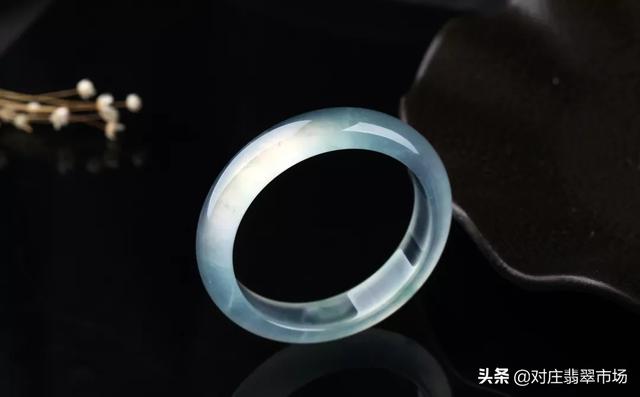 翡翠手镯入门第一课，了解款式买对它